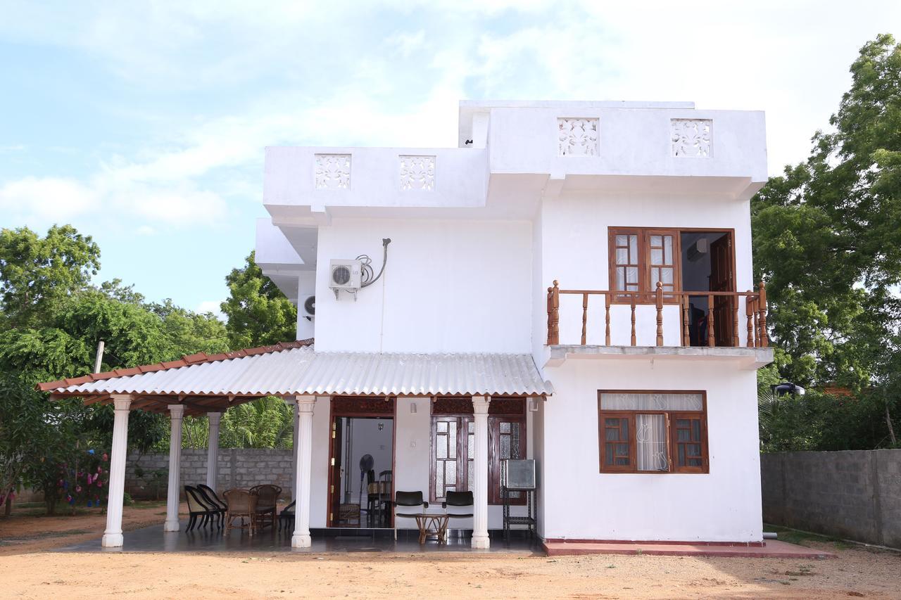 Hotel Whitehouse Tissamaharama Exterior foto
